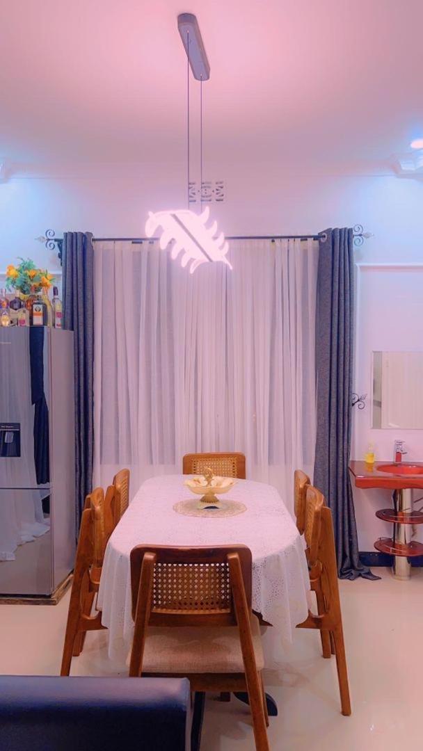 Evelina House Hostel Boma la Ngombe Ngoại thất bức ảnh